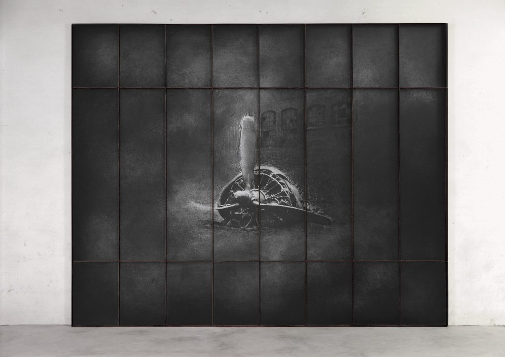 Aeroplane (1995-97). Iron, macrodevelopment of photographic image. 330 x 410 x 5 cm