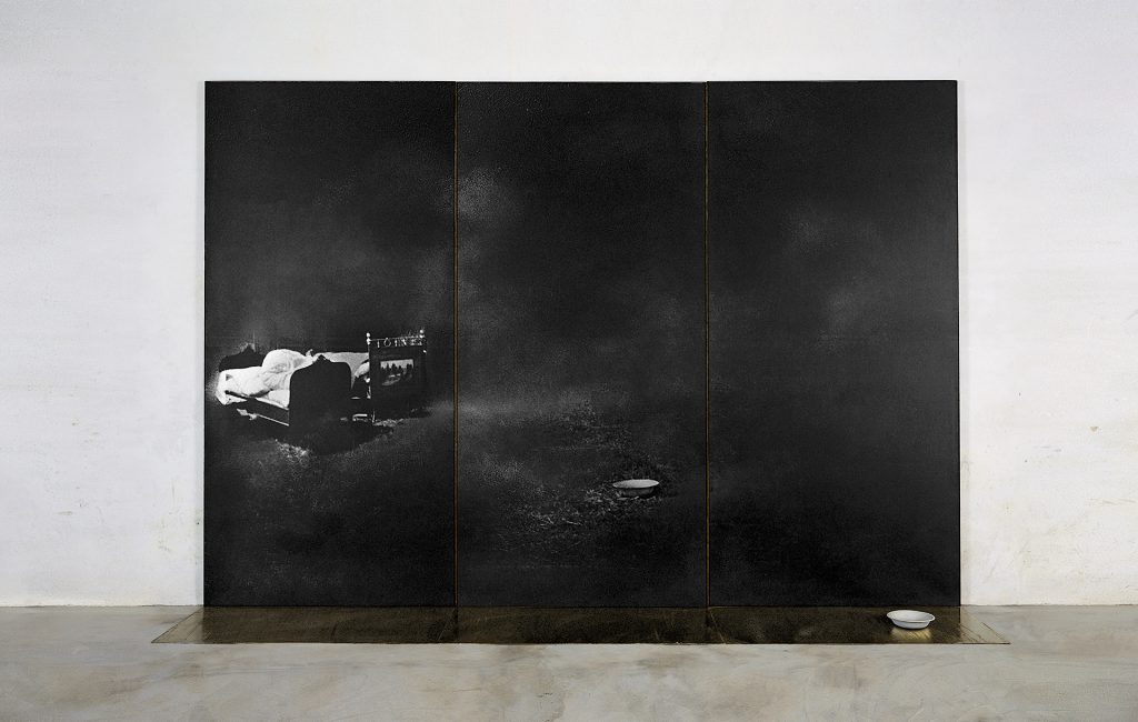 Beds (1997). Macrodevelopment of photographic image, iron, hand-made paper, pigment. 245 x 348 x 61 cm