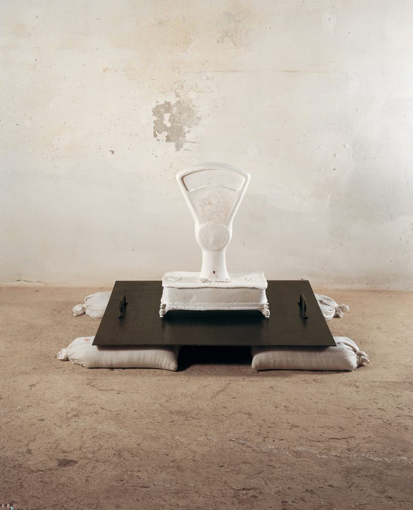 Bilancia. Hand-made paper, iron, white cotton, sand. 90x120x120 cm