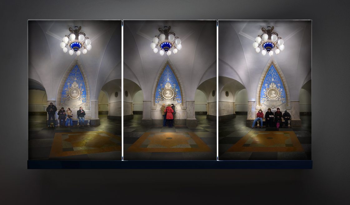 Taganskaia (2007-2009). Image on glass, lacquered wood, light. 96 x 182 x 20 cm