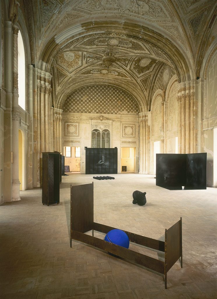 "Things", Installation at the State Russian Museum, St.Petersburg, Russia (1998)