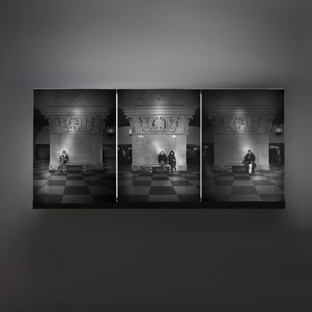 Prospekt Mira (2007-2009). Image on glass, lacquered wood, light. 78 x 167 x 20 cm