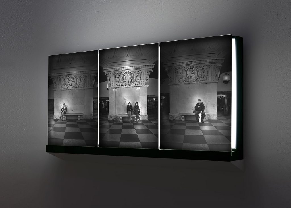 Prospekt Mira (side view)(2007-2009). Image on glass, lacquered wood, light. 78 x 167 x 20 cm